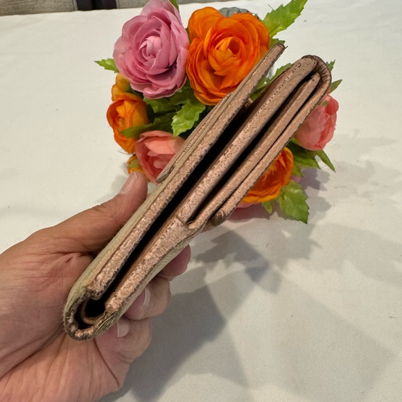 Authentic Gucci short wallet - Picture 3 of 14